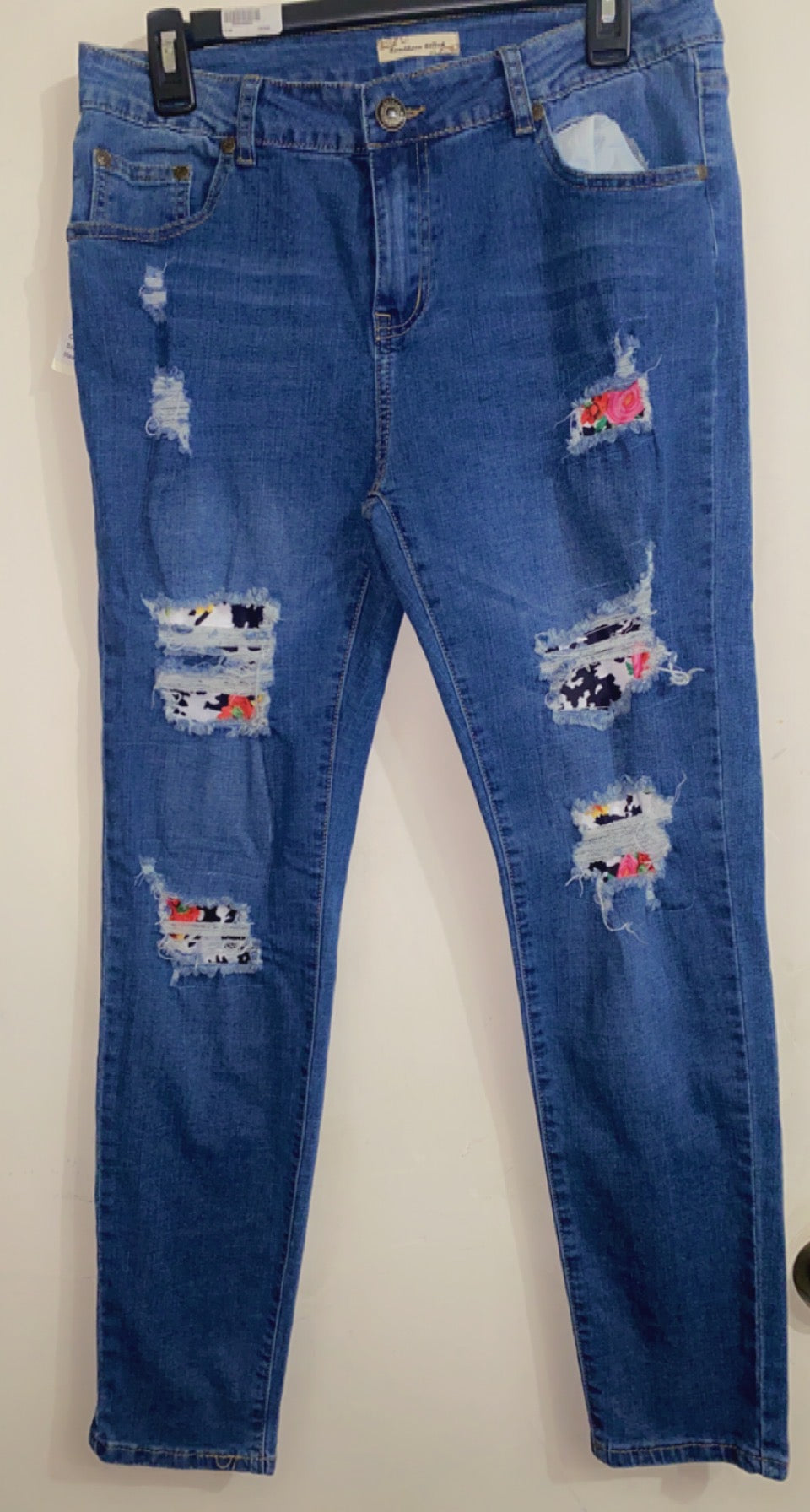 SOUTHERN STITCH PATCH PANTS